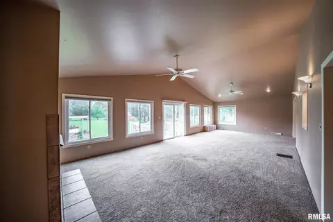 1519 14th St, Silvis, IL 61282 photo 12