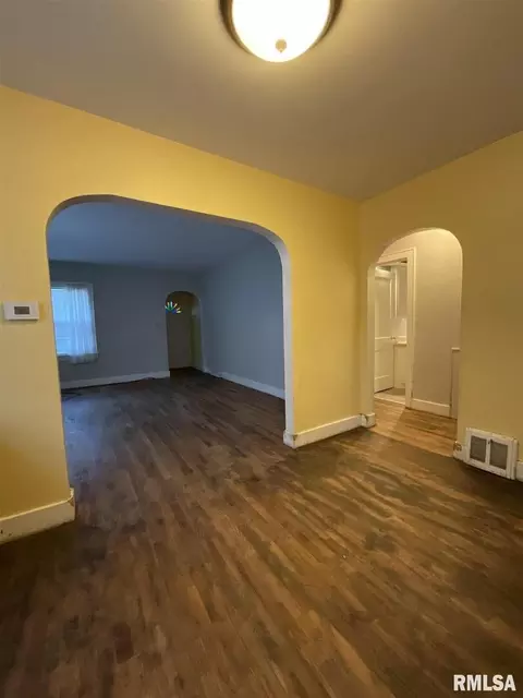 521 39th St, Moline, IL 61265 photo 15