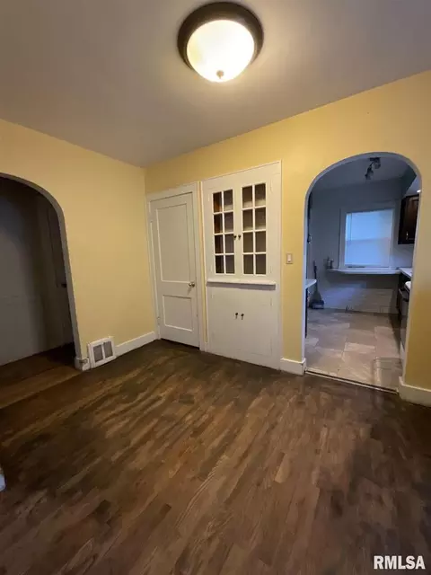 521 39th St, Moline, IL 61265 photo 14