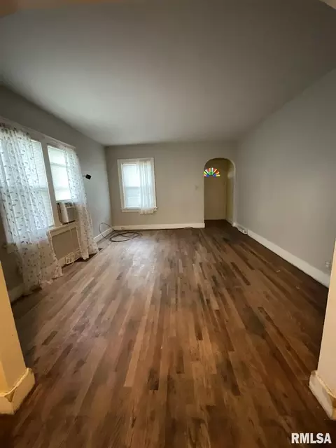 521 39th St, Moline, IL 61265 photo 7