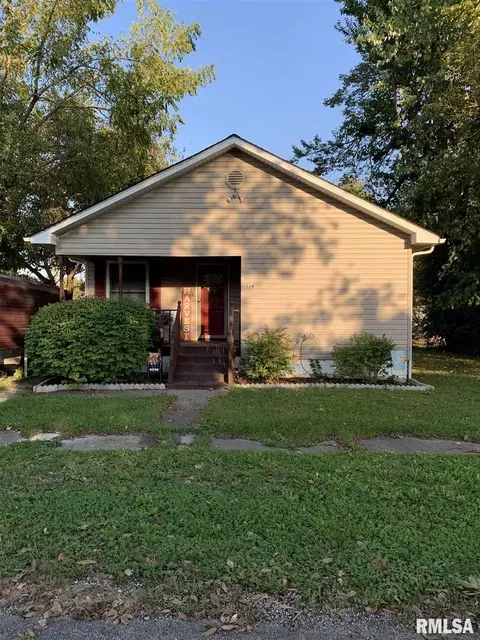 320 S 18th St, Herrin, IL 62948 photo 2
