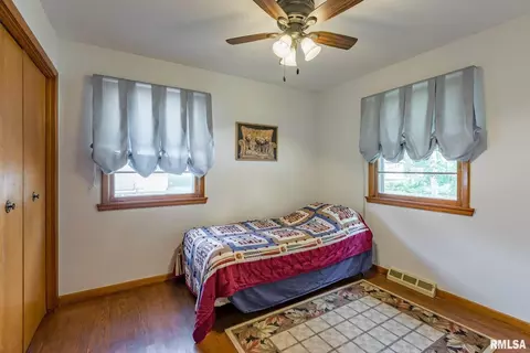 3213 4th St, Moline, IL 61265 photo 9