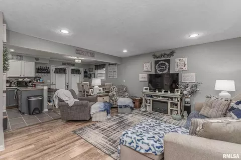 4716 27th Ave, Moline, IL 61265 photo 5