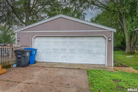 4716 27th Ave, Moline, IL 61265 photo 3