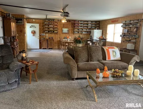 811 NE 3rd Ave, Galva, IL 61434 photo 4