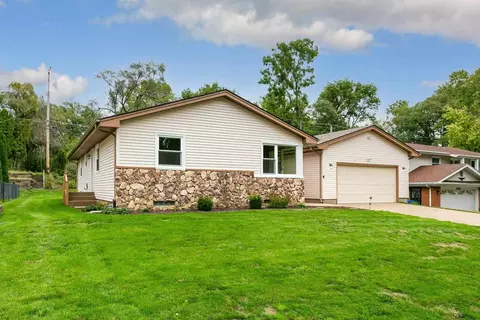 5327 34th Ave, Moline, IL 61265 photo 2
