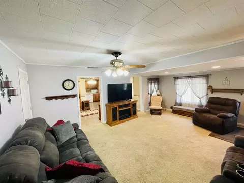 606 NW 3rd St, Aledo, IL 61231 photo 2