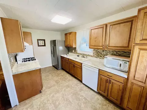 606 NW 3rd St, Aledo, IL 61231 photo 5