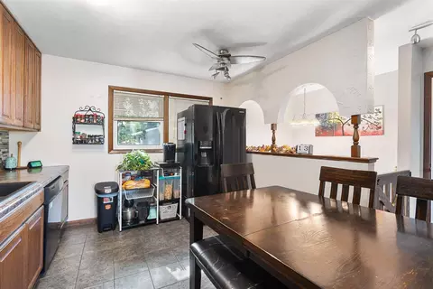 4833 50th Ave, Moline, IL 61265 photo 5