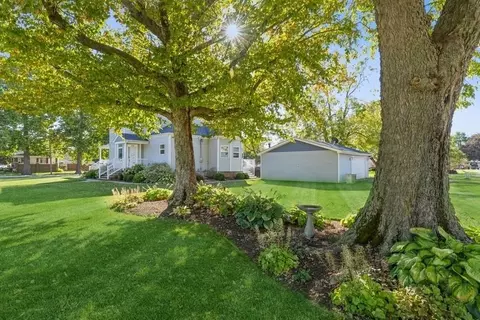 108 E D St, Alpha, IL 61413 photo 25