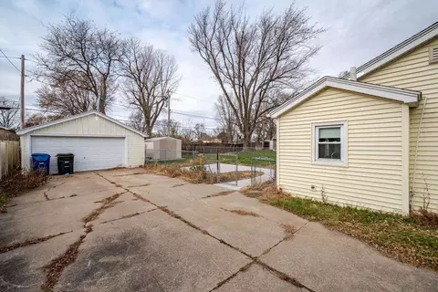 2421 47th St, Moline, IL 61265 photo 14