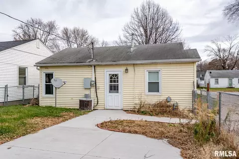 2421 47th St, Moline, IL 61265 photo 17