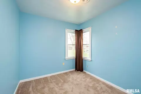 2421 47th St, Moline, IL 61265 photo 13