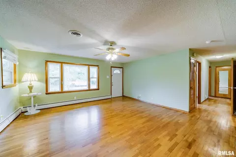 716 S 22nd St, Herrin, IL 62948 photo 2