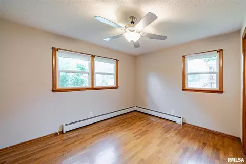 716 S 22nd St, Herrin, IL 62948 photo 8