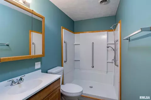 716 S 22nd St, Herrin, IL 62948 photo 9