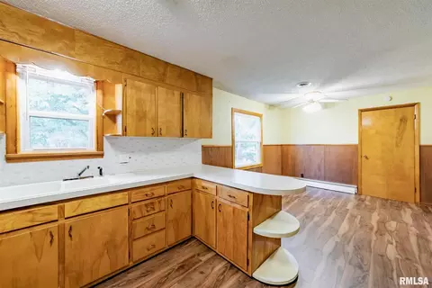 716 S 22nd St, Herrin, IL 62948 photo 5