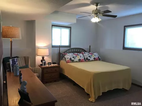 805 14th St, Silvis, IL 61282 photo 24