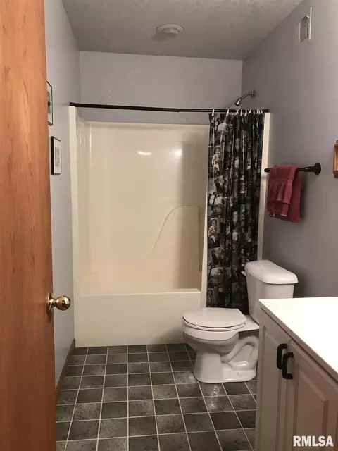 805 14th St, Silvis, IL 61282 photo 23