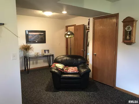 805 14th St, Silvis, IL 61282 photo 21
