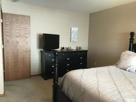 805 14th St, Silvis, IL 61282 photo 18