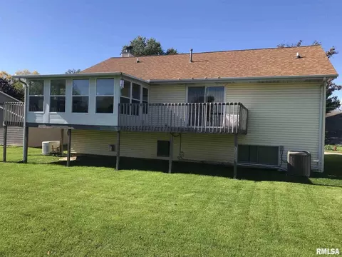 805 14th St, Silvis, IL 61282 photo 7