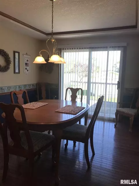 805 14th St, Silvis, IL 61282 photo 17