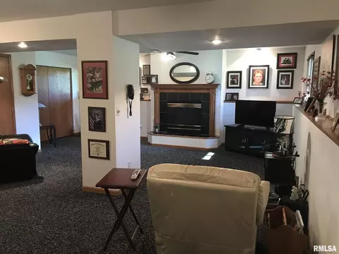 805 14th St, Silvis, IL 61282 photo 20