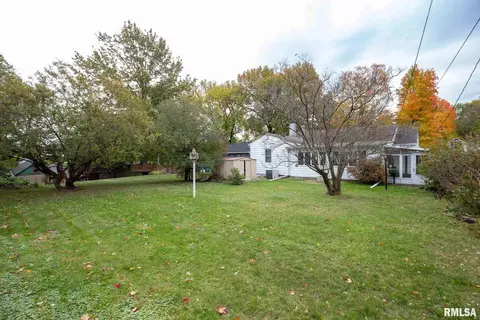 607 33rd Ave, Moline, IL 61265 photo 3