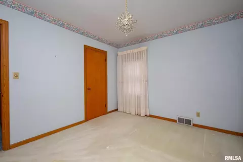 607 33rd Ave, Moline, IL 61265 photo 19