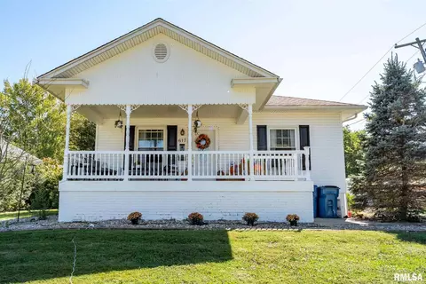 617 E Thorn St, Marion, IL 62959 photo 1