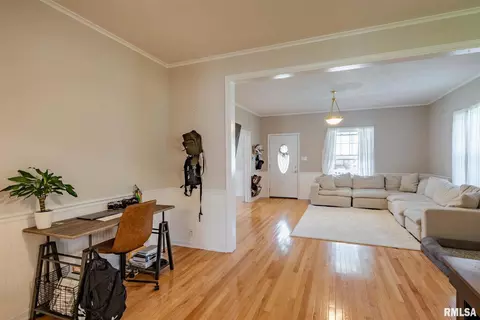 617 E Thorn St, Marion, IL 62959 photo 7