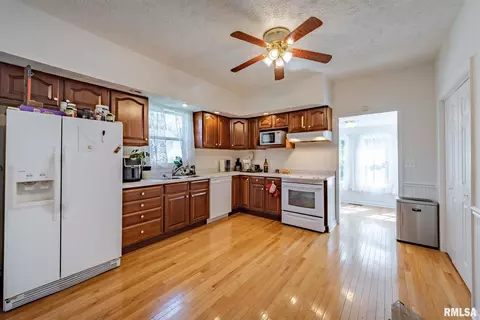 617 E Thorn St, Marion, IL 62959 photo 12
