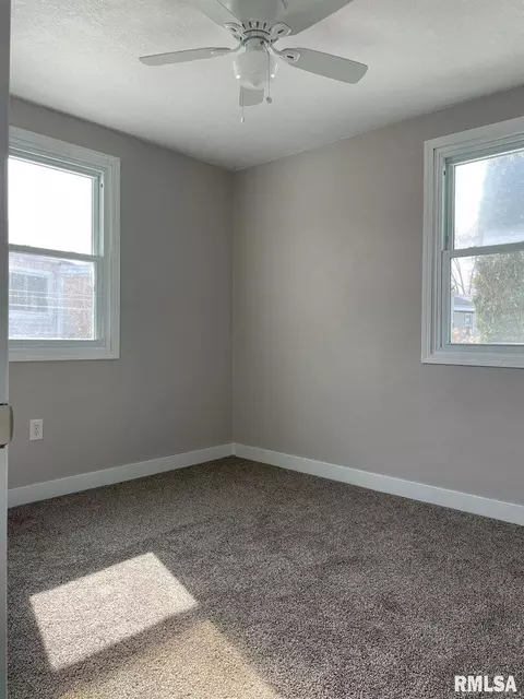 1311 39th St, Moline, IL 61265 photo 11