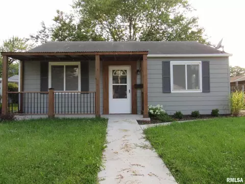 1311 39th St, Moline, IL 61265 photo 1