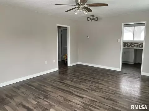 1311 39th St, Moline, IL 61265 photo 6