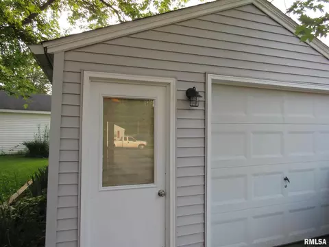 1311 39th St, Moline, IL 61265 photo 22