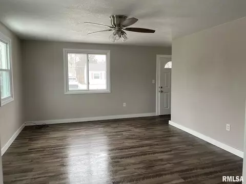 1311 39th St, Moline, IL 61265 photo 5