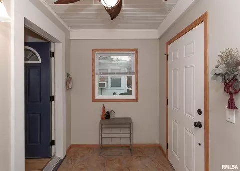 1310 14th St, Moline, IL 61265 photo 4