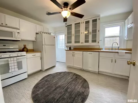 1925 12th St, Moline, IL 61265 photo 9