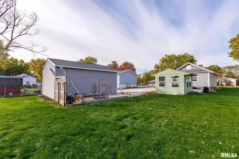 3926 12th St, Moline, IL 61265 photo 4