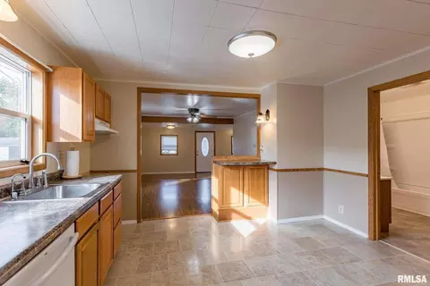 3926 12th St, Moline, IL 61265 photo 10