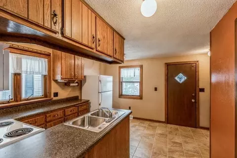 2382 28th St, Moline, IL 61265 photo 3