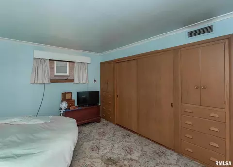 1421 25th St, Moline, IL 61265 photo 11
