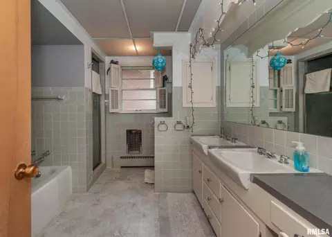 1421 25th St, Moline, IL 61265 photo 9