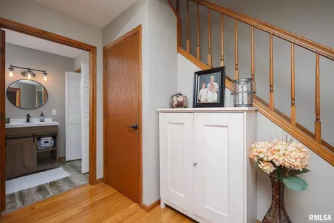224 Dammann Dr, Eldridge, IA 52748 photo 5