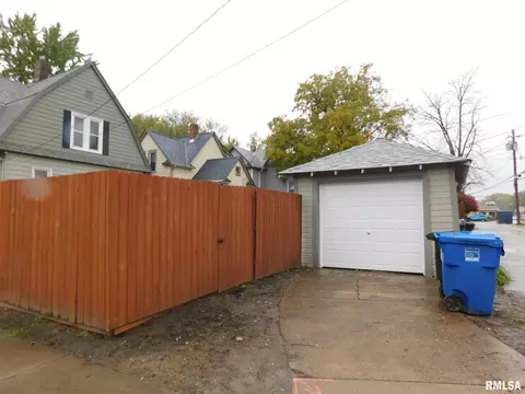 1926 15th St #A, Moline, IL 61265 photo 6