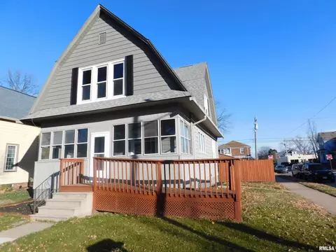 1926 15th St #A, Moline, IL 61265 photo 1