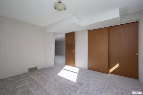 3601 36th St, Moline, IL 61265 photo 27