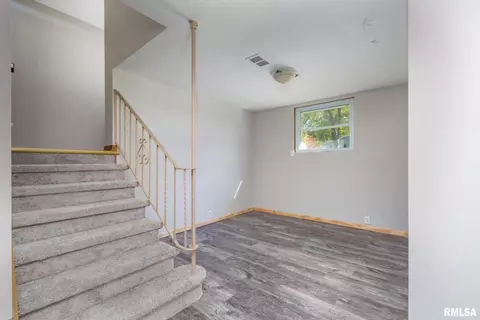 3601 36th St, Moline, IL 61265 photo 21